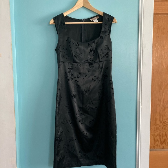 Little black dress - Picture 2 of 5